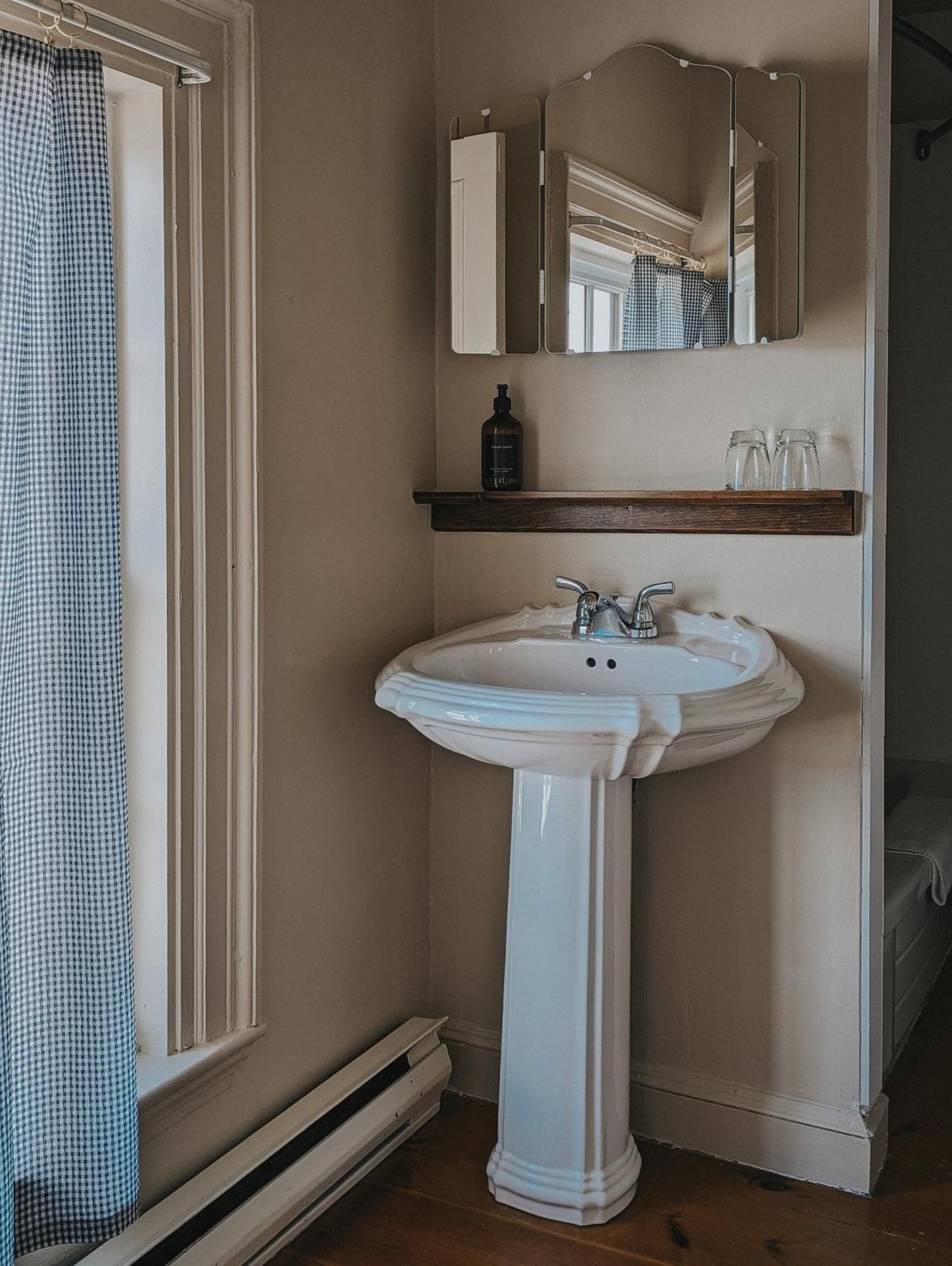 The Cooper'S Inn Shelburne Zewnętrze zdjęcie